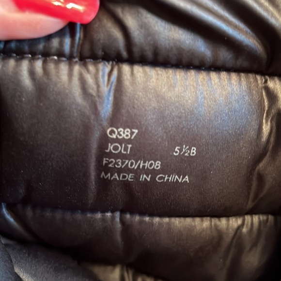 SALE‼️Coach puffy - Picture 3 of 9